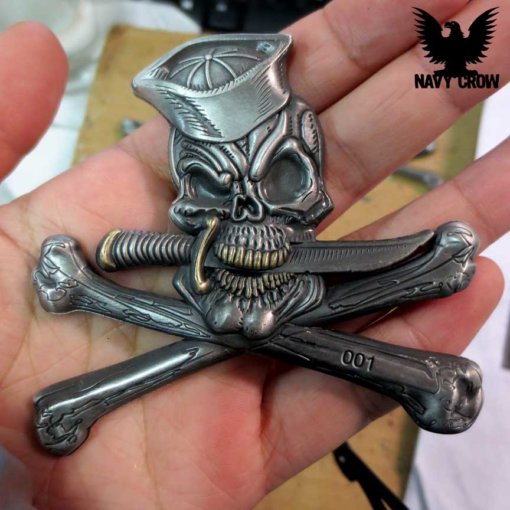 Jolly Roger Skull Crossed Bones US Navy Challenge Coin