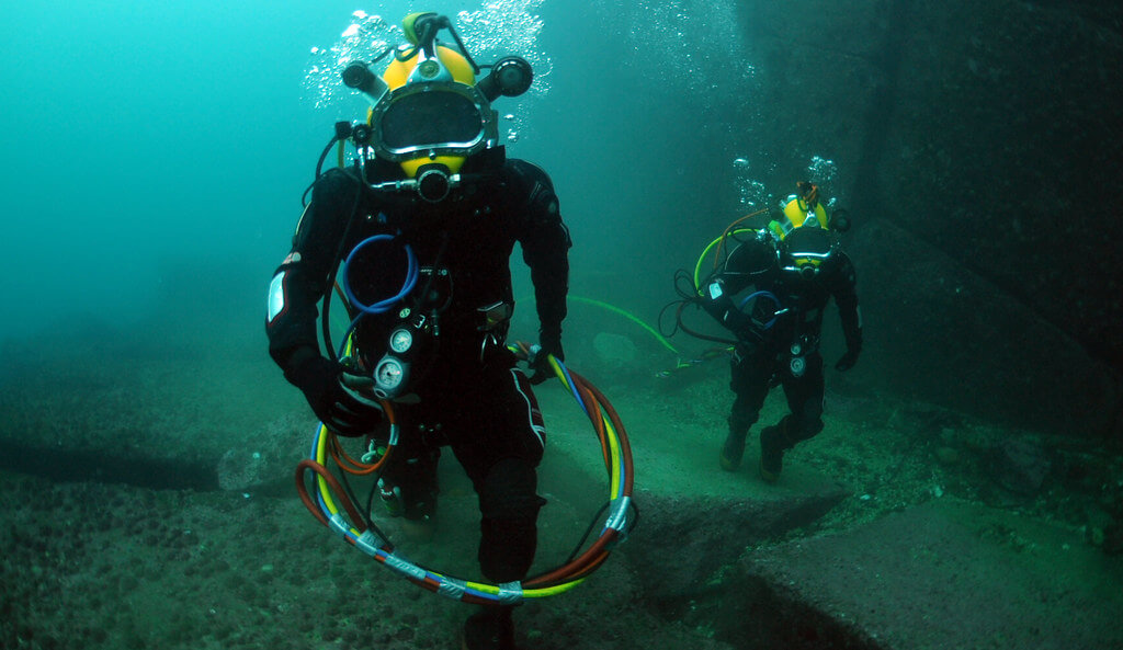 US Navy Divers in action